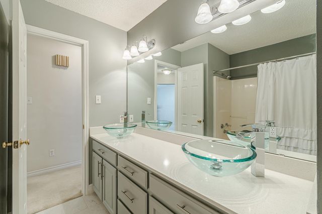 127 Maple DR, Mountain City, TX 78610