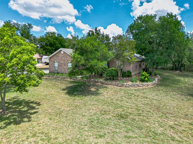 127 Maple DR, Mountain City, TX 78610