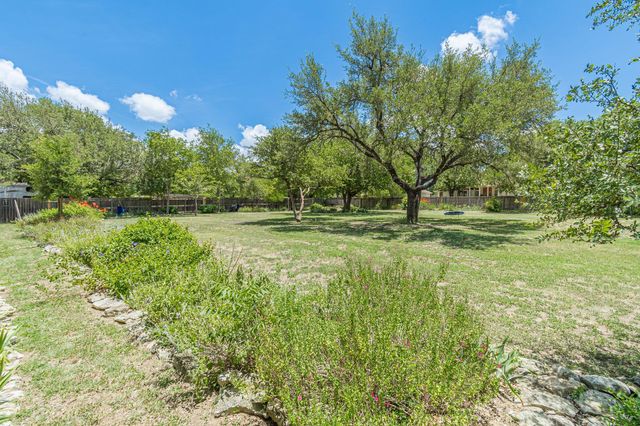 127 Maple DR, Mountain City, TX 78610