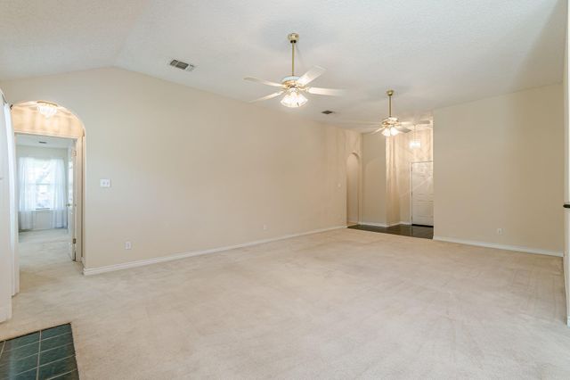 127 Maple DR, Mountain City, TX 78610
