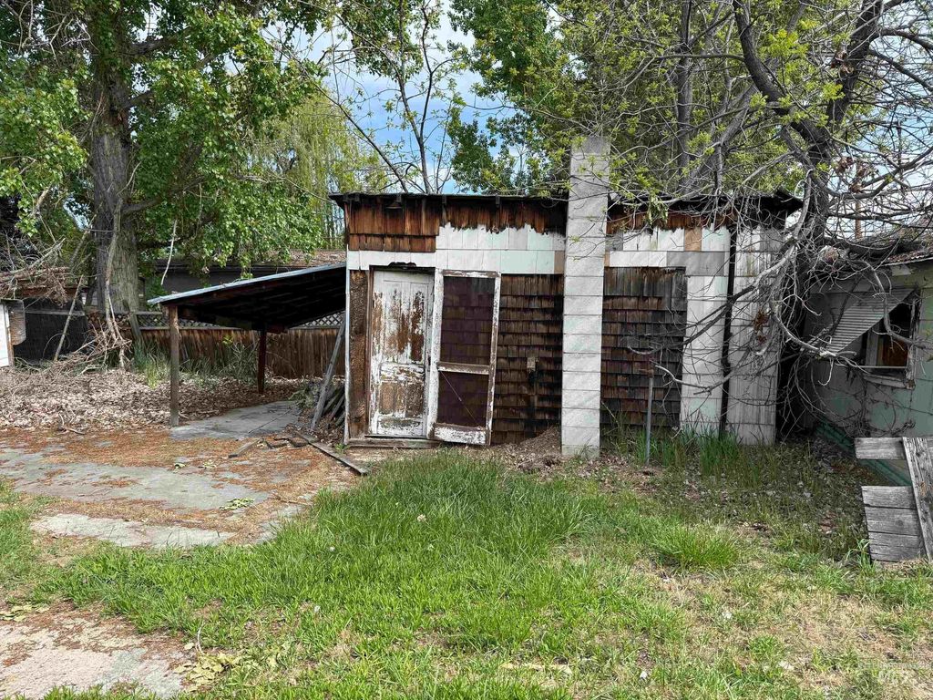 214 S Middleton Rd, Middleton, ID 83644 photo 3