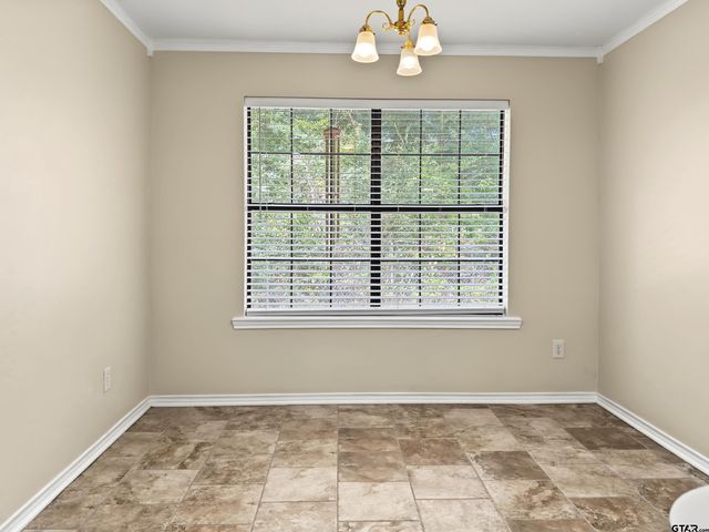 2100 Pinkerton Dr, Tyler, TX 75701