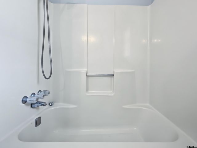 2100 Pinkerton Dr, Tyler, TX 75701