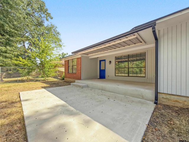 2100 Pinkerton Dr, Tyler, TX 75701