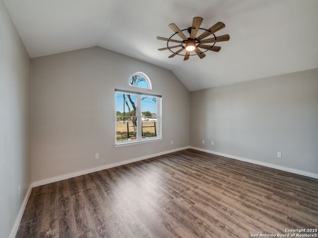 433 W klein, New Braunfels, TX 78130