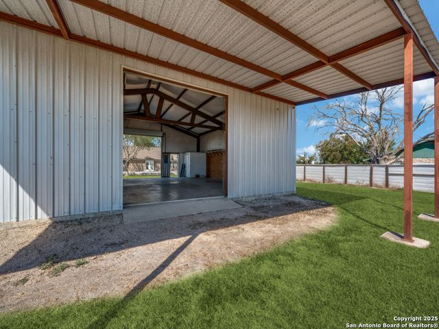 433 W klein, New Braunfels, TX 78130