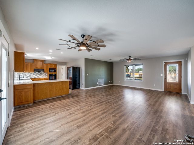 433 W klein, New Braunfels, TX 78130