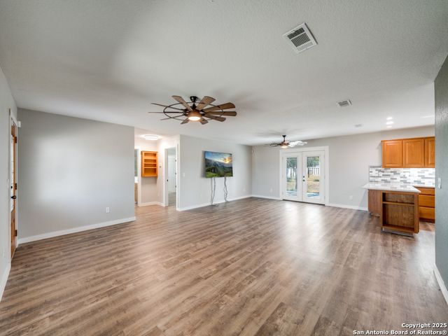 433 W klein, New Braunfels, TX 78130