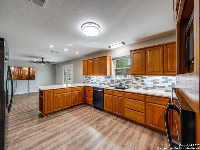 433 W klein, New Braunfels, TX 78130