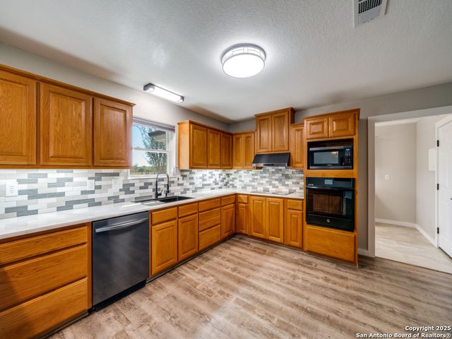 433 W klein, New Braunfels, TX 78130