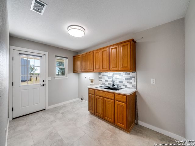 433 W klein, New Braunfels, TX 78130