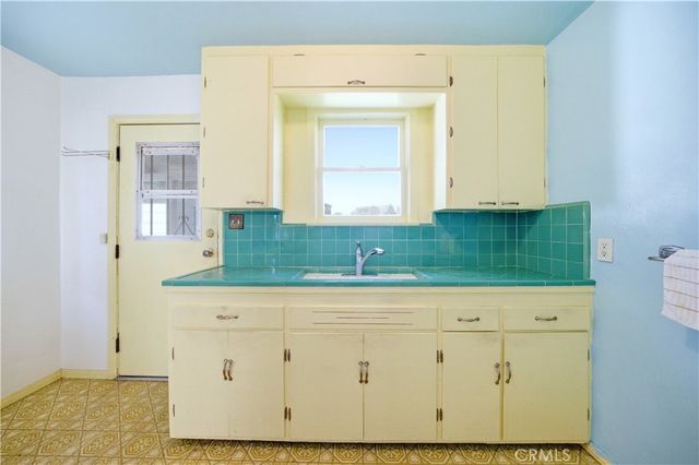 2235 Canyon, Costa Mesa, CA 92627