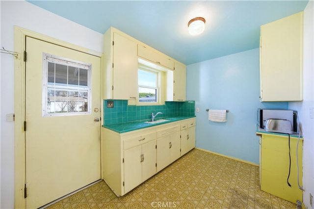 2235 Canyon, Costa Mesa, CA 92627