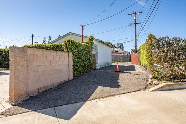 2235 Canyon, Costa Mesa, CA 92627