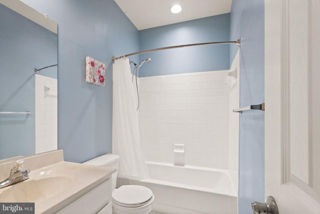 610 BATTERY TER NE, Leesburg, VA 20176