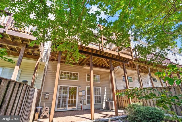 610 BATTERY TER NE, Leesburg, VA 20176
