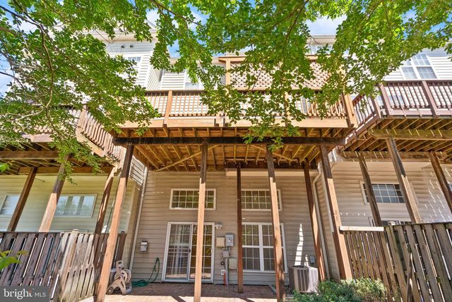 610 BATTERY TER NE, Leesburg, VA 20176