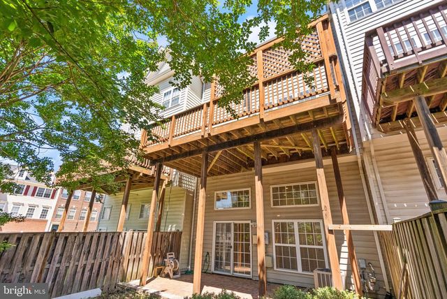 610 BATTERY TER NE, Leesburg, VA 20176