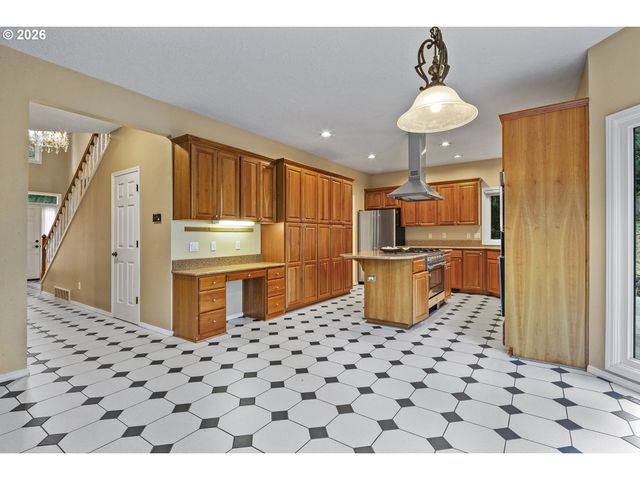 26 GROUSE Ter, Lake Oswego, OR 97035