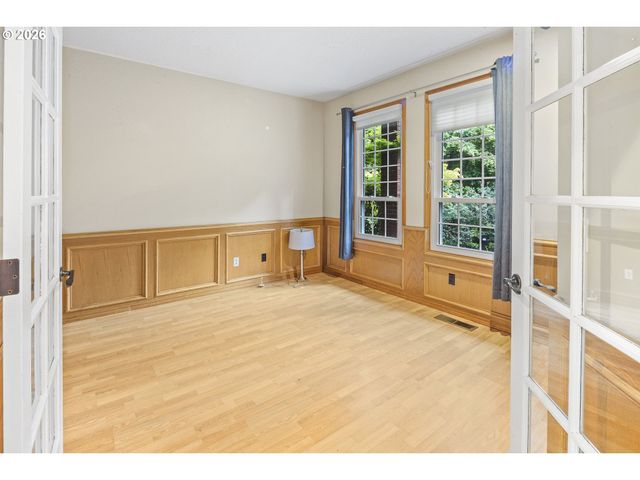 26 GROUSE Ter, Lake Oswego, OR 97035