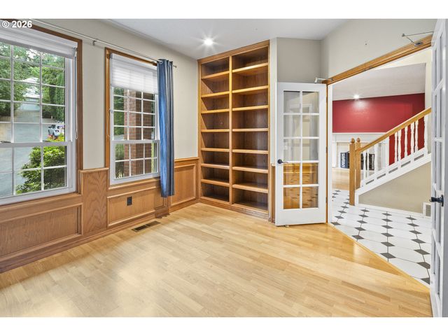 26 GROUSE Ter, Lake Oswego, OR 97035