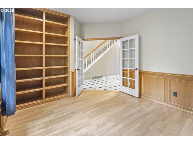 26 GROUSE Ter, Lake Oswego, OR 97035