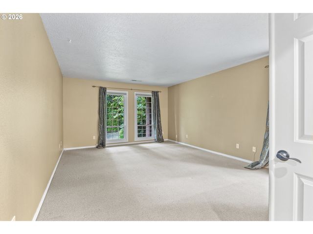 26 GROUSE Ter, Lake Oswego, OR 97035