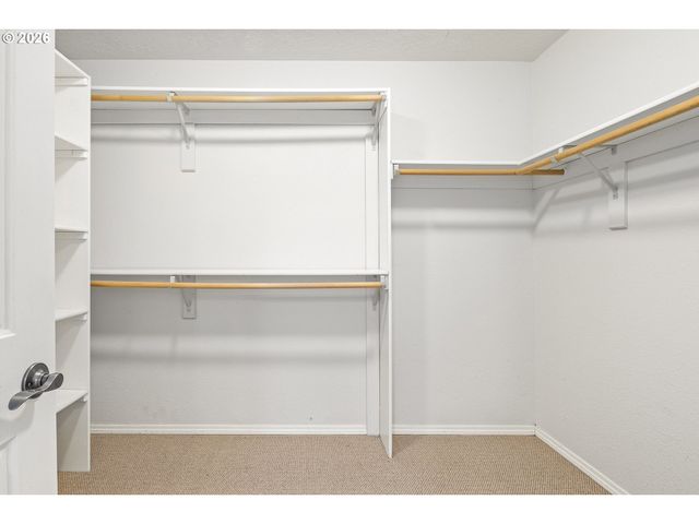 26 GROUSE Ter, Lake Oswego, OR 97035
