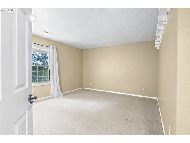 26 GROUSE Ter, Lake Oswego, OR 97035
