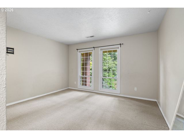 26 GROUSE Ter, Lake Oswego, OR 97035