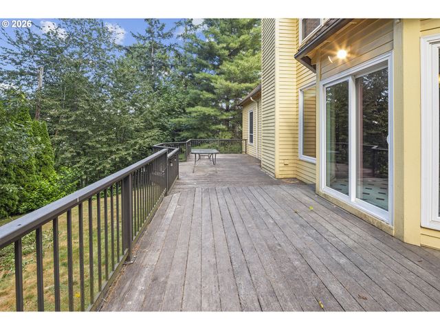 26 GROUSE Ter, Lake Oswego, OR 97035