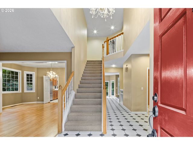 26 GROUSE Ter, Lake Oswego, OR 97035