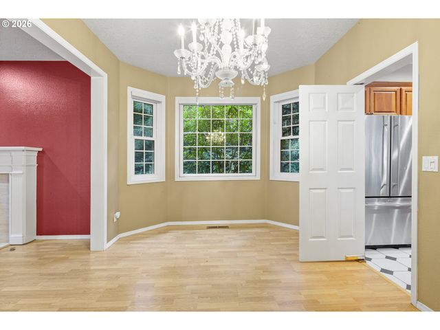 26 GROUSE Ter, Lake Oswego, OR 97035