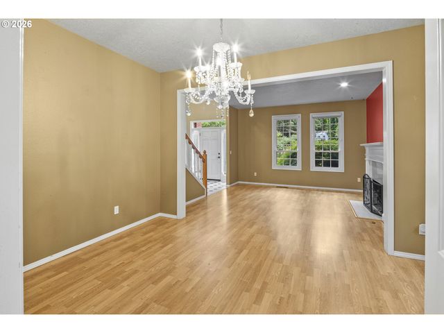 26 GROUSE Ter, Lake Oswego, OR 97035