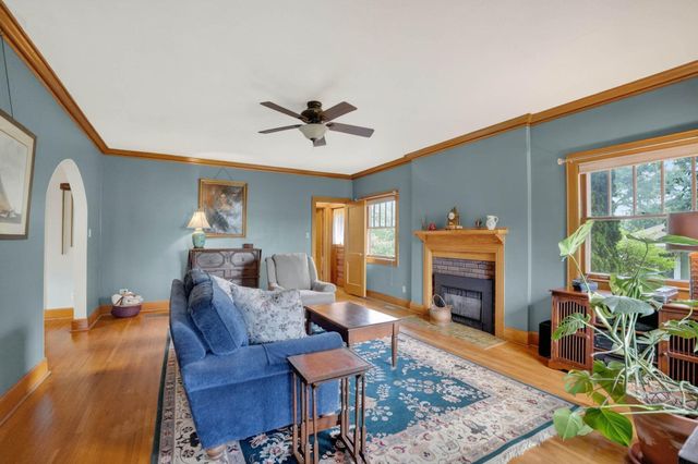 250 Kenilworth Road, Waterloo, IA 50701