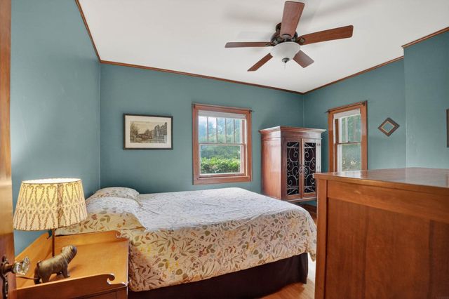250 Kenilworth Road, Waterloo, IA 50701