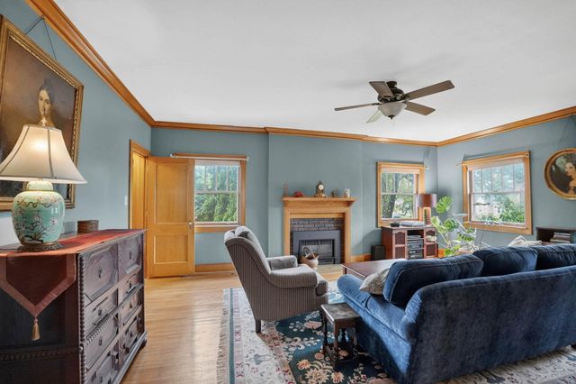 250 Kenilworth Road, Waterloo, IA 50701