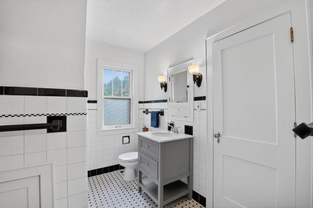 250 Kenilworth Road, Waterloo, IA 50701