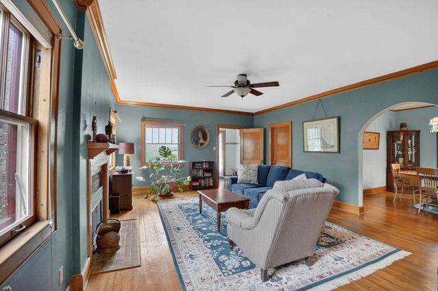 250 Kenilworth Road, Waterloo, IA 50701