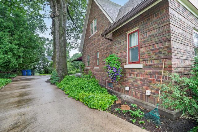 250 Kenilworth Road, Waterloo, IA 50701