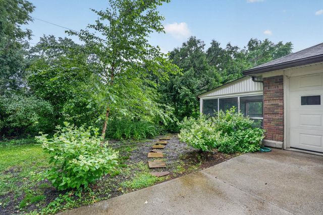250 Kenilworth Road, Waterloo, IA 50701