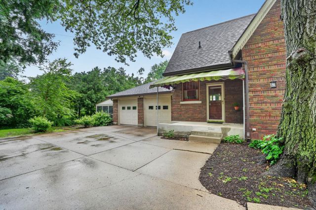 250 Kenilworth Road, Waterloo, IA 50701