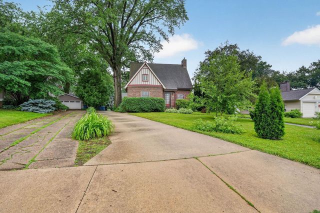 250 Kenilworth Road, Waterloo, IA 50701