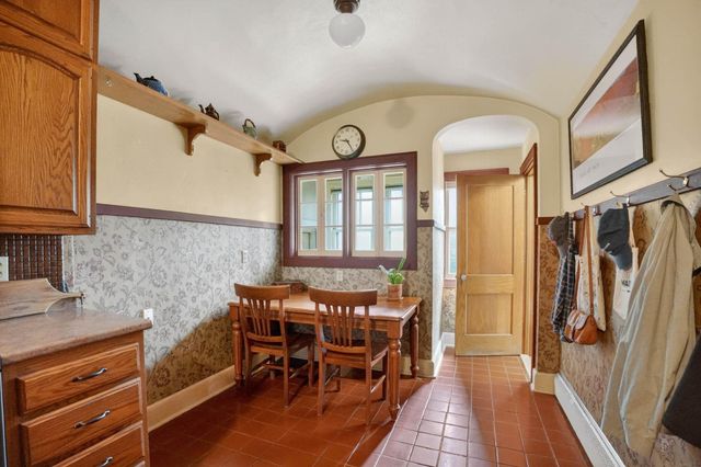250 Kenilworth Road, Waterloo, IA 50701