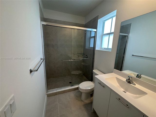 2382 NW 131st Cir, Miami, FL 33167