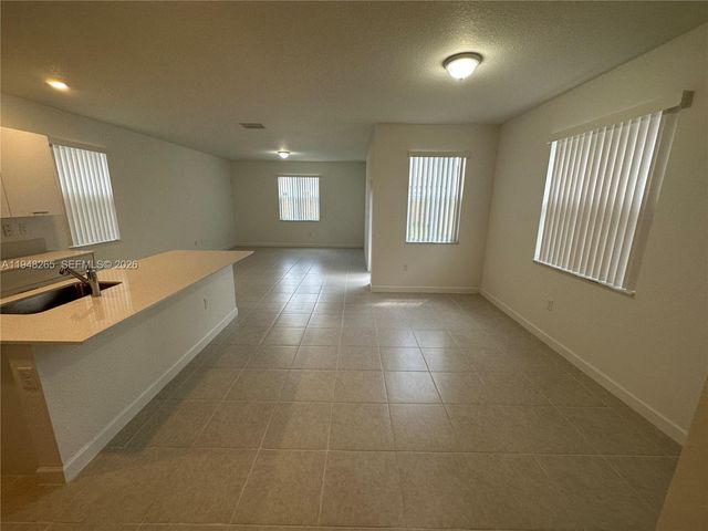 2382 NW 131st Cir, Miami, FL 33167