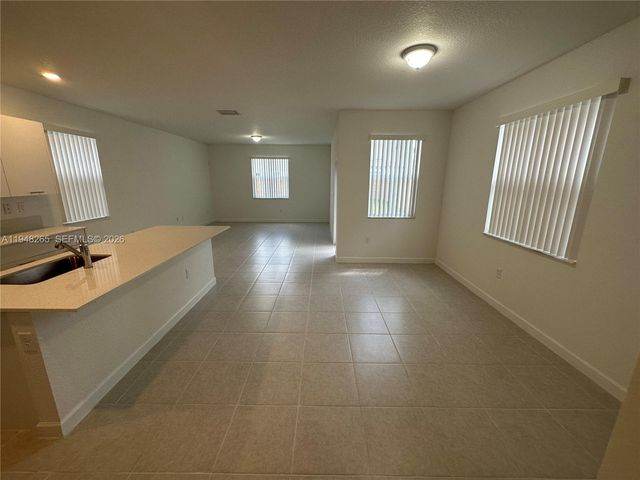 2382 NW 131st Cir, Miami, FL 33167