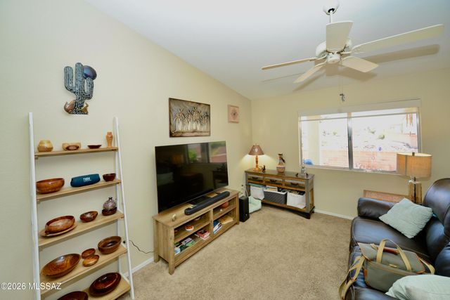 1477 W Prestwick Drive, Green Valley, AZ 85622
