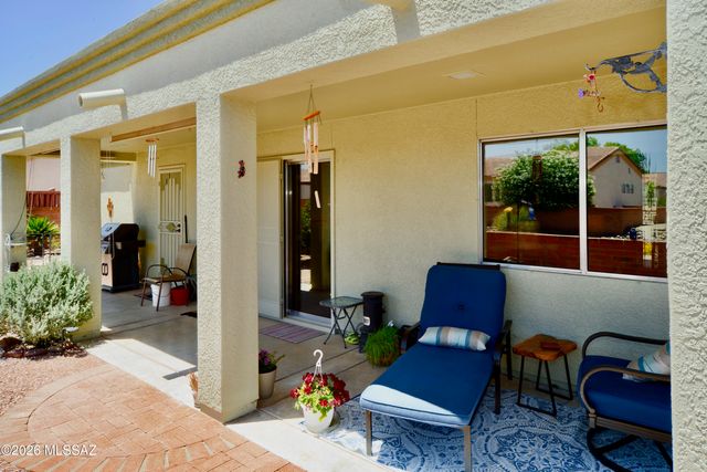 1477 W Prestwick Drive, Green Valley, AZ 85622