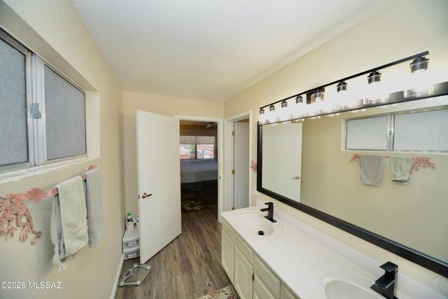 1477 W Prestwick Drive, Green Valley, AZ 85622